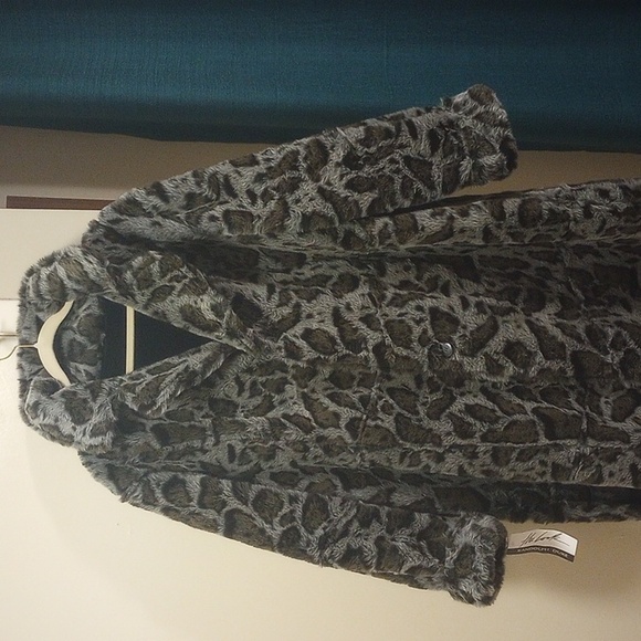 Reversible Leather Faux Fur Coat - Picture 11 of 17